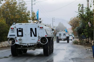 Quatre Casques bleus blessés « probablement » par un tir d' « acteurs non étatiques »