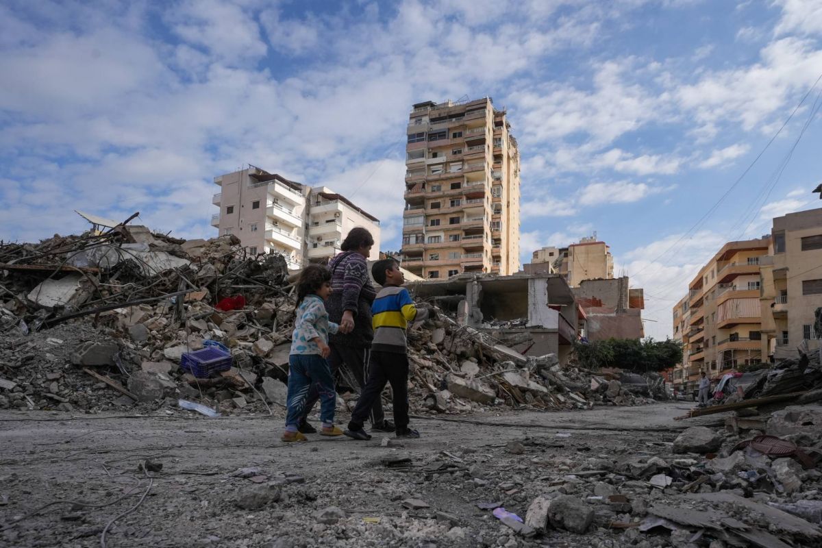 Three injured in Israeli strike in the South