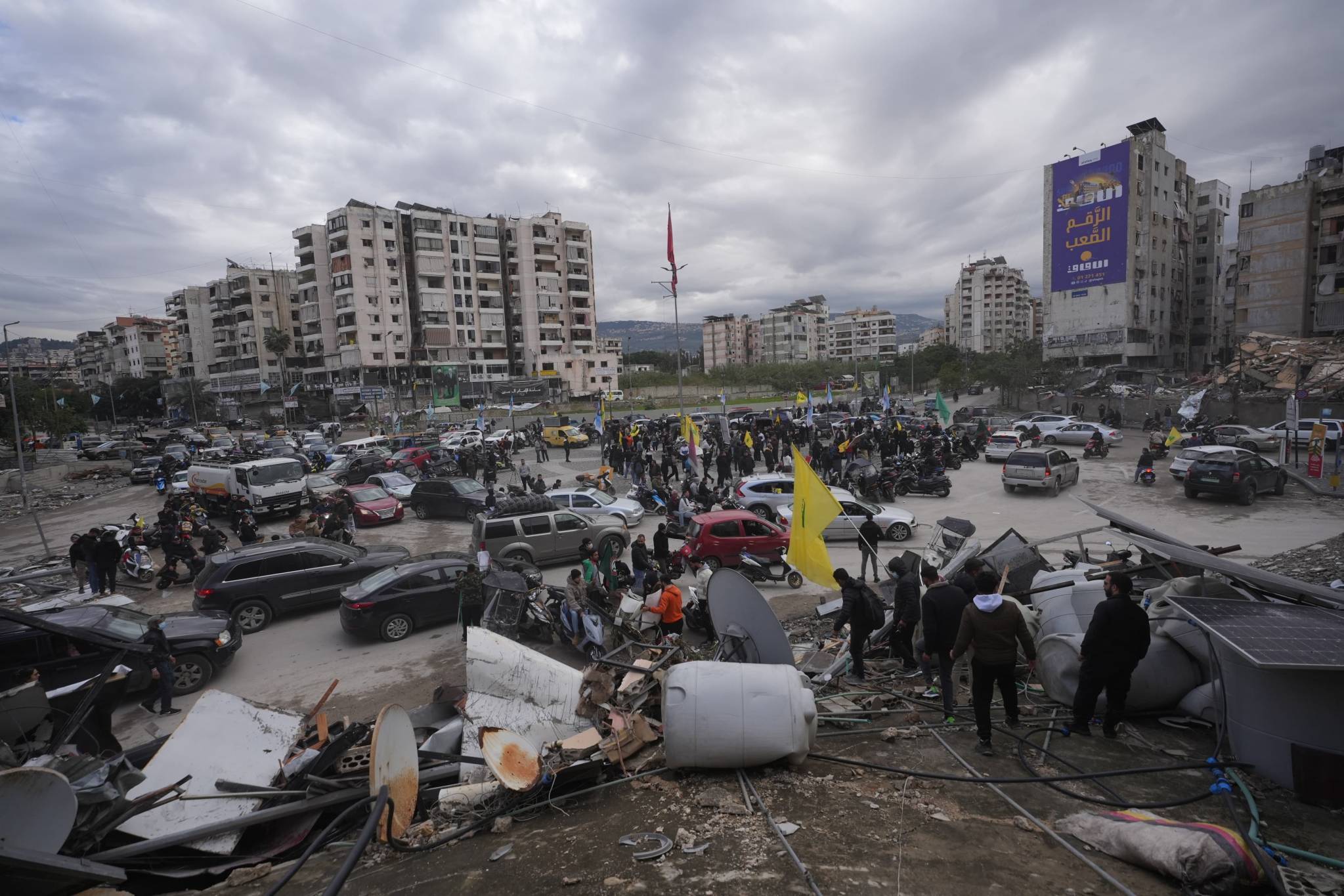 In Kafaat, a locality between Hadath and Burj al-Barajneh, just hours after the cease-fire between Lebanon and Israel took effect. (Credit: Mohammad Yassine/L'Orient-Le Jour)
