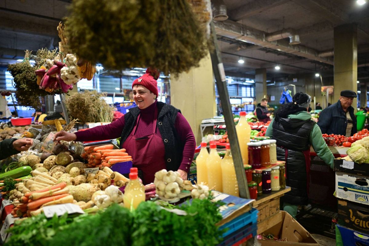Les Roumains nombreux aux urnes, l'extrême droite pleine d'espoir
