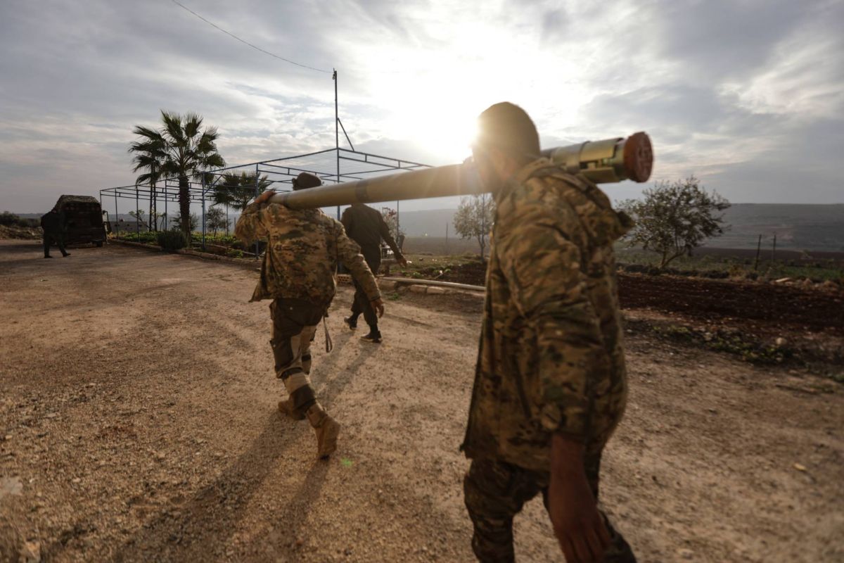 Les rebelles entrent dans Hama, l'armée reconnaît avoir perdu cette ville-clé