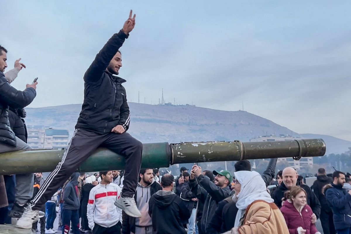 Syrian opposition leader calls for 18 month transition period before elections