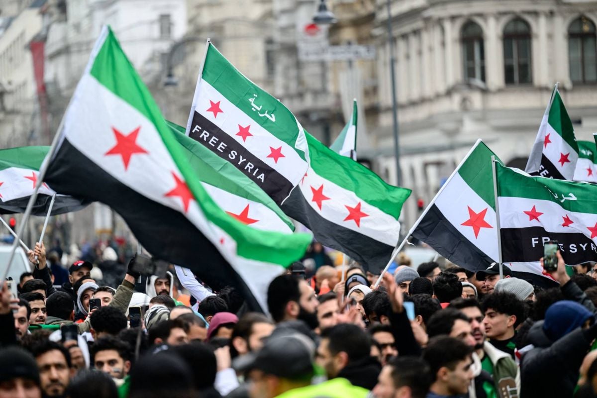 Austria suspends Syrian asylum applications, prepares 'deportation' Austria suspends Syrian asylum applications, prepares 'deportation'