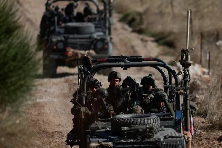 Syria war monitor reports Israeli strikes targeting military sites Syria war monitor reports Israeli strikes targeting military sites