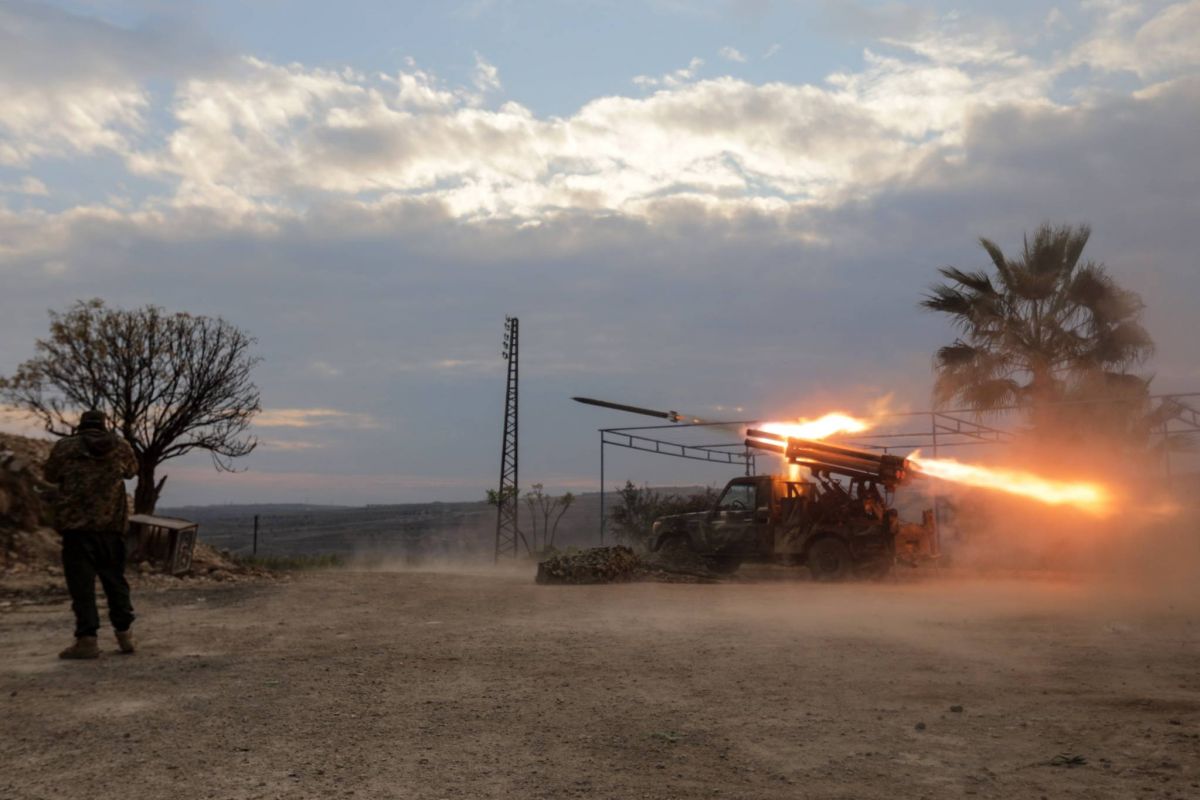 Syrian rebels surround Hama 'from three sides' Syrian rebels surround Hama 'from three sides'