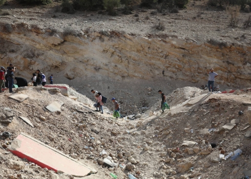 L'aviation israélienne bombarde une nouvelle fois des postes-frontières reliant le Liban et la Syrie | Jour 427 de la guerre