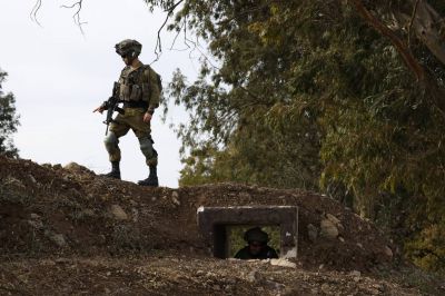 L'armée israélienne déploie des forces à sa frontière avec la Syrie