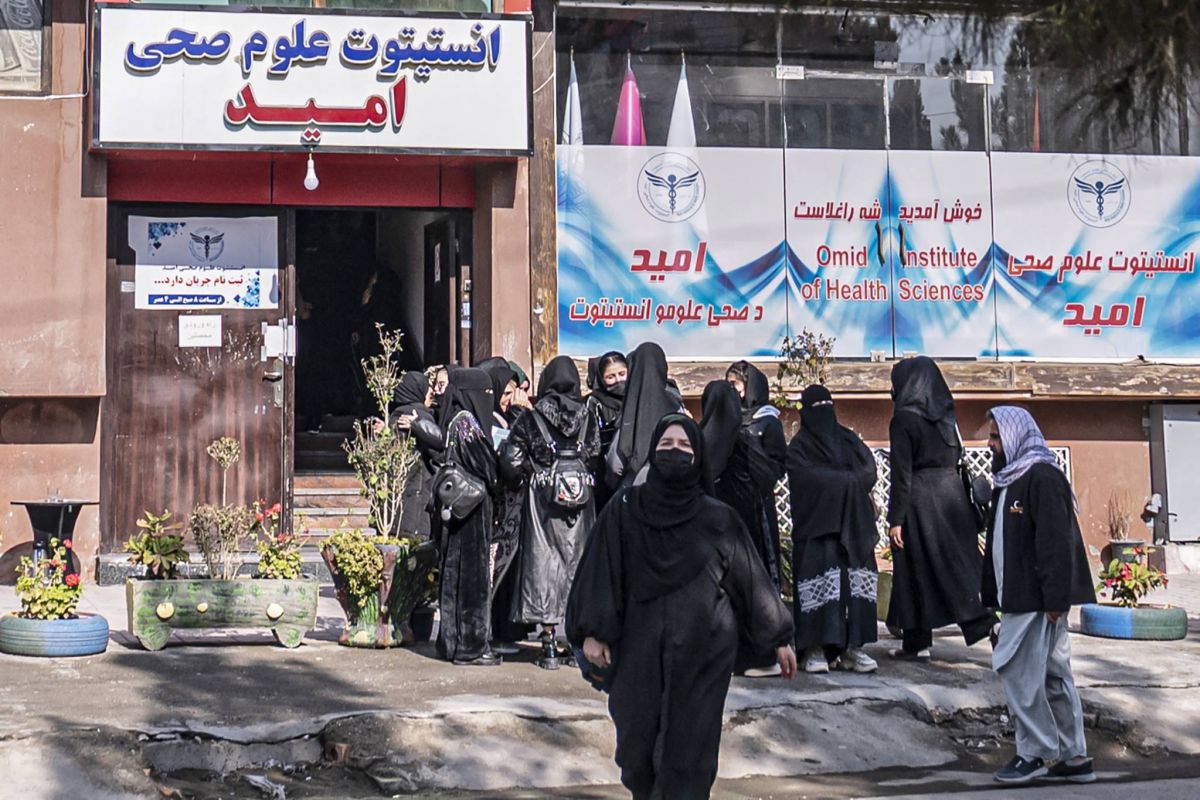 Les Afghanes bientôt exclues des écoles d'infirmières, s'inquiètent des responsables