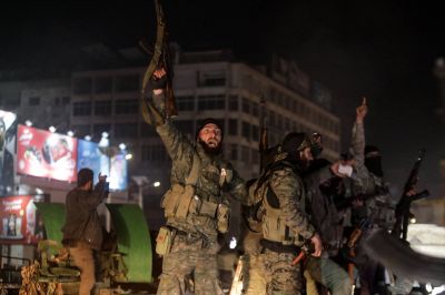 Jolani, le chef de HTC, dit à CNN que leur objectif est de « renverser » le président Assad 