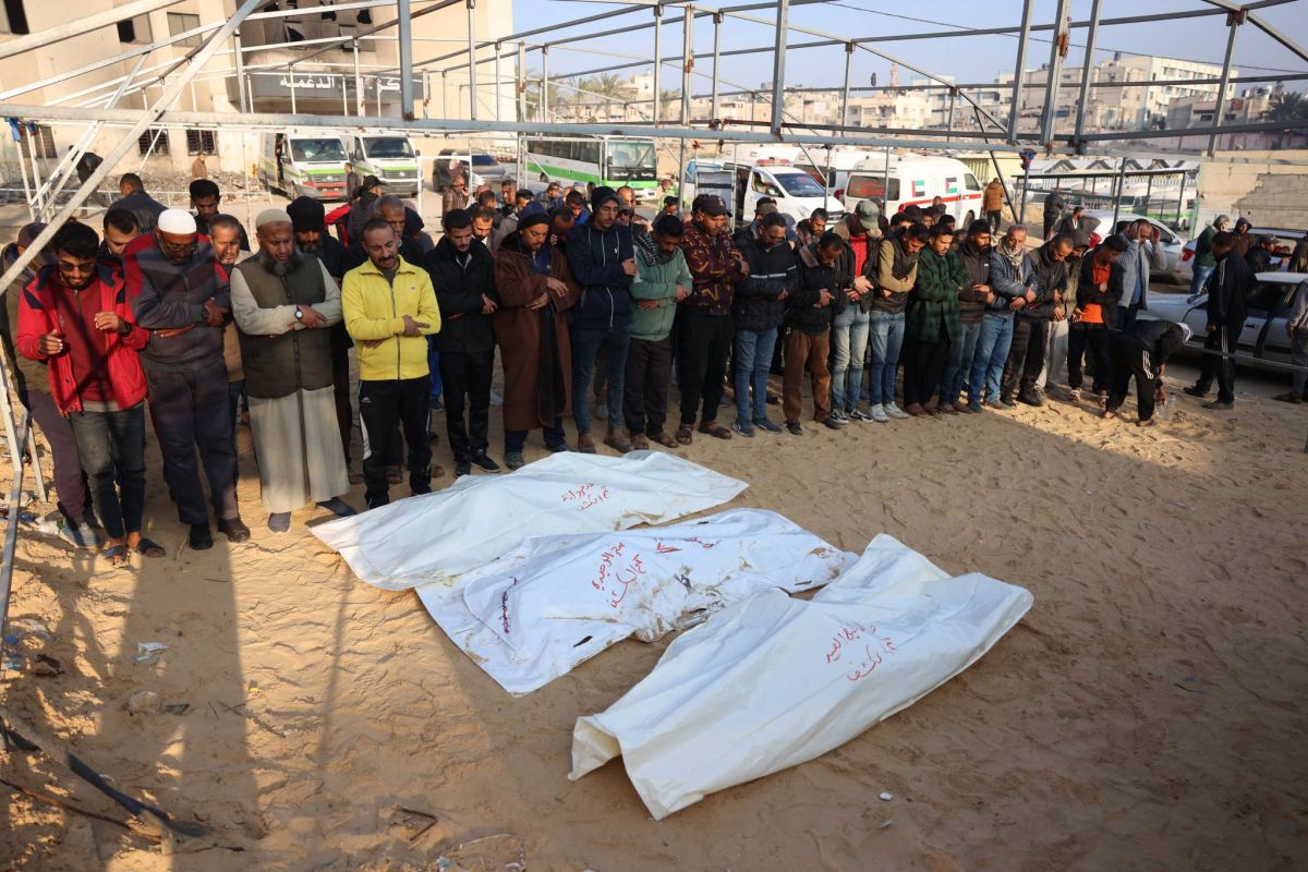 Gaza rescuers say Israel strikes kill 12 guards securing aid trucks