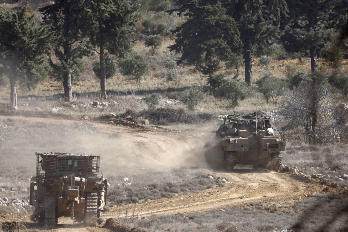 New Israeli strikes on military sites south of Damascus New Israeli strikes on military sites south of Damascus