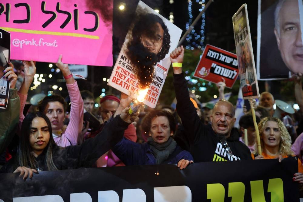 Hamas reportedly agrees to release 11 hostages; Israel considering release of 200 prisoners