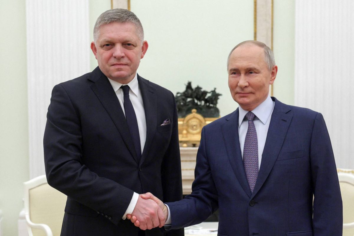 Poutine reçoit le Premier ministre slovaque, en visite surprise à Moscou