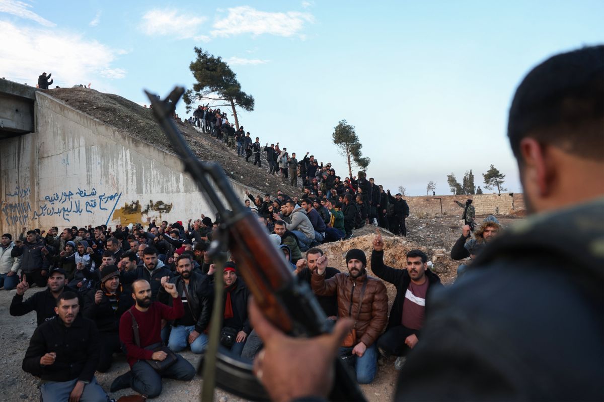 Syria forces launch security sweep in Homs