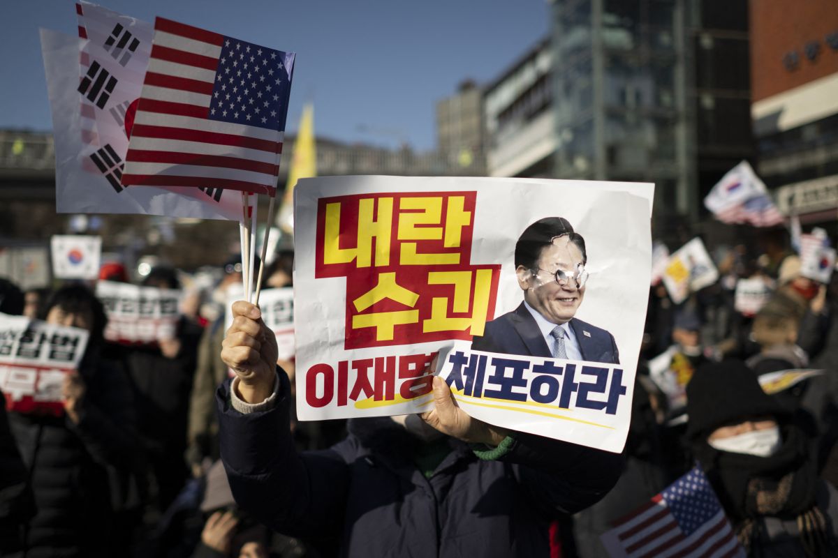 Menacé d'arrestation, le président déchu Yoon Suk Yeol retranché dans sa résidence