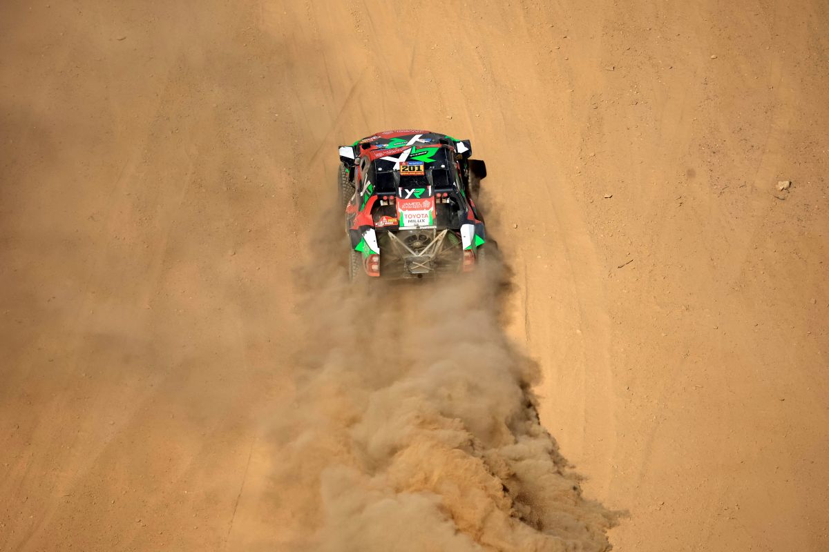 Sur le Dakar, la logistique effrénée d'une mini-ville itinérante dans le désert saoudien