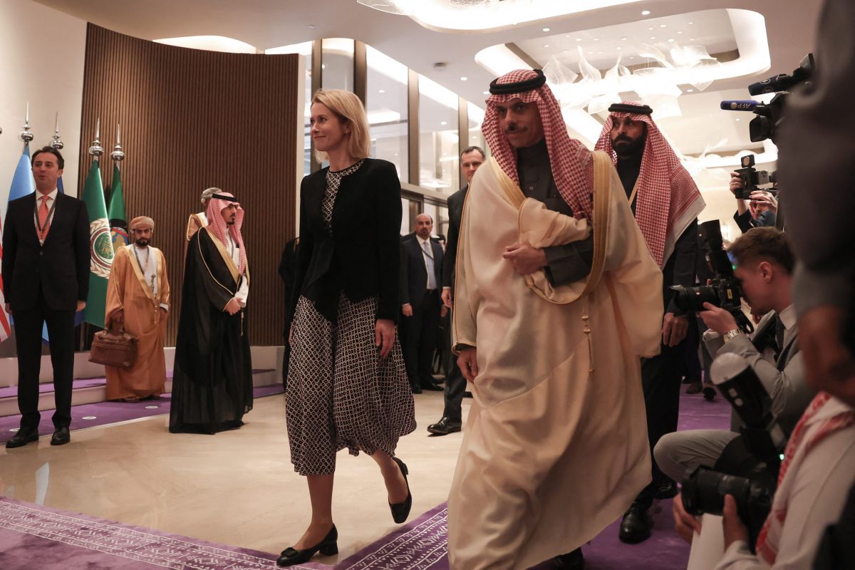 Saudi Arabia urges Syria sanctions relief at talks with regional, EU diplomats
