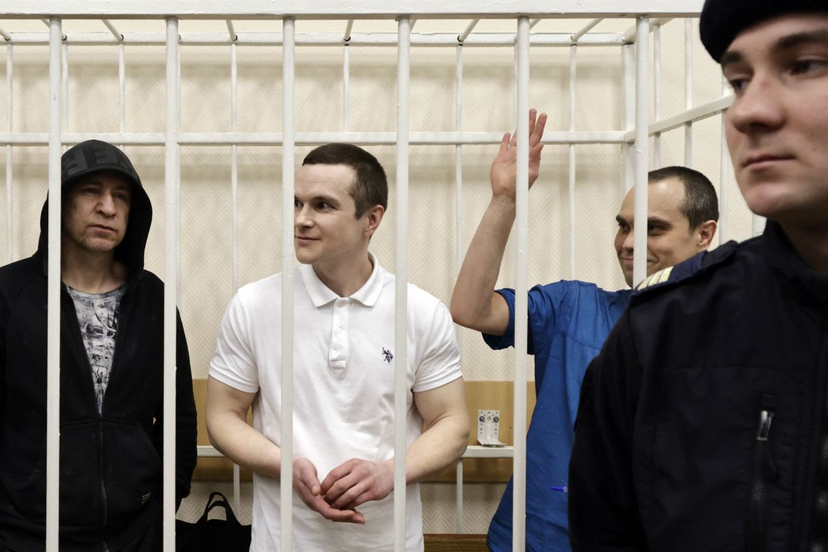 Trois avocats du défunt opposant Navalny condamnés à de la prison pour 