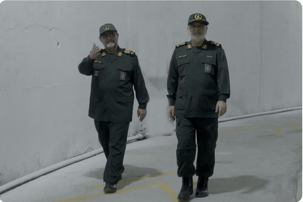 Iran Guards unveil underground naval base
