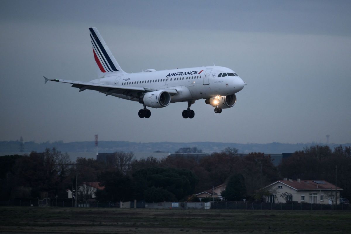 Air France says it is doing 'everything possible to resume' flights to Beirut Air France says it is doing 'everything possible to resume' flights to Beirut