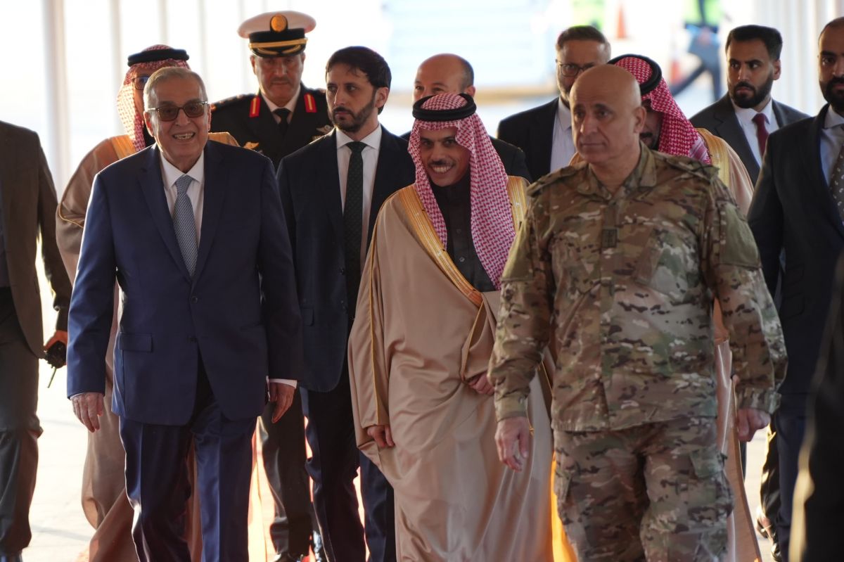 Bin Farhan makes Saudi return official, pending reforms