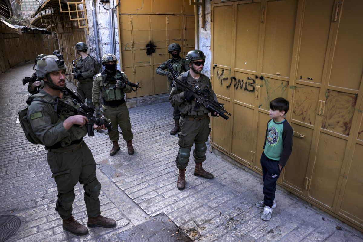 Au moins 20 Palestiniens arrêtés dans différentes régions de Cisjordanie occupée