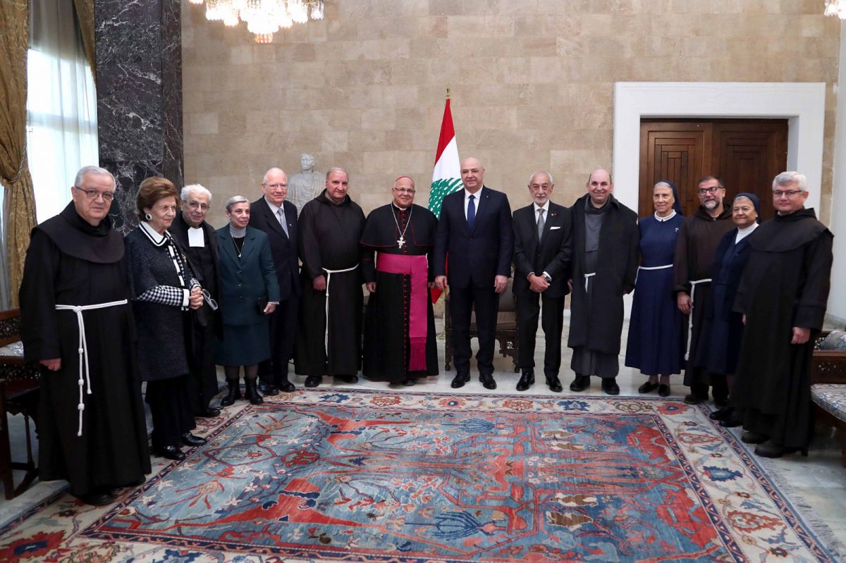 Aoun meets with head of Latin Church in Lebanon