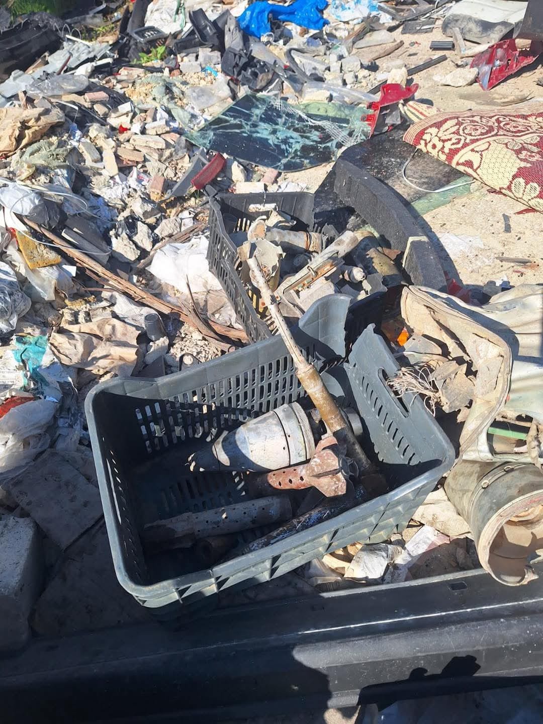 Army blows up old projectiles abandoned in Tripoli street