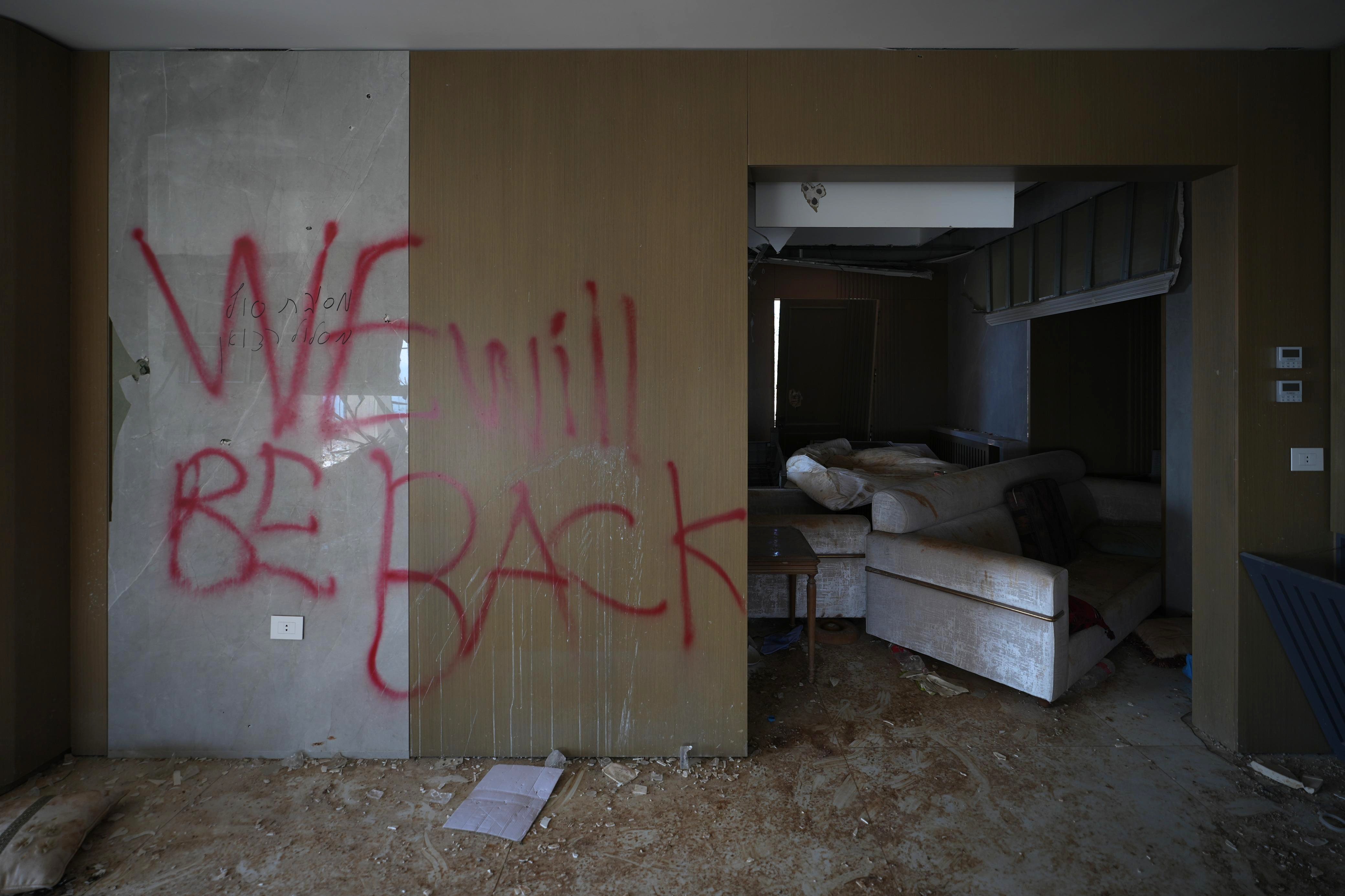 Et sur un bout de mur, ce message funeste : « Nous reviendrons ».
Photo Mohammed Yassine