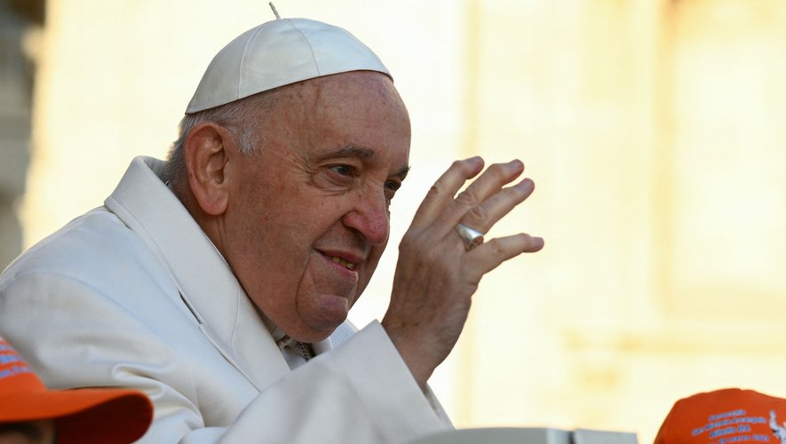 Pope Francis hopes 'situation will change for the better' in Lebanon
