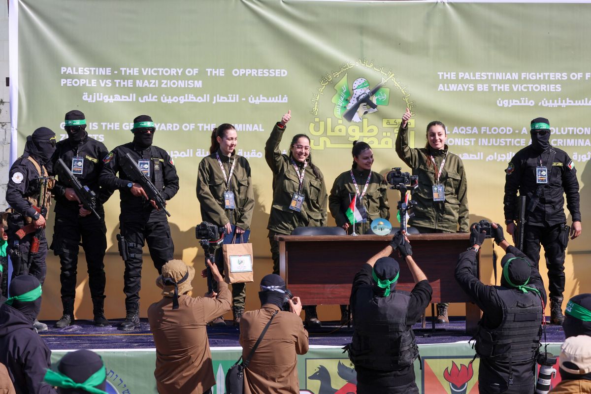 Le Hamas met en scène la libération d'otages israéliennes