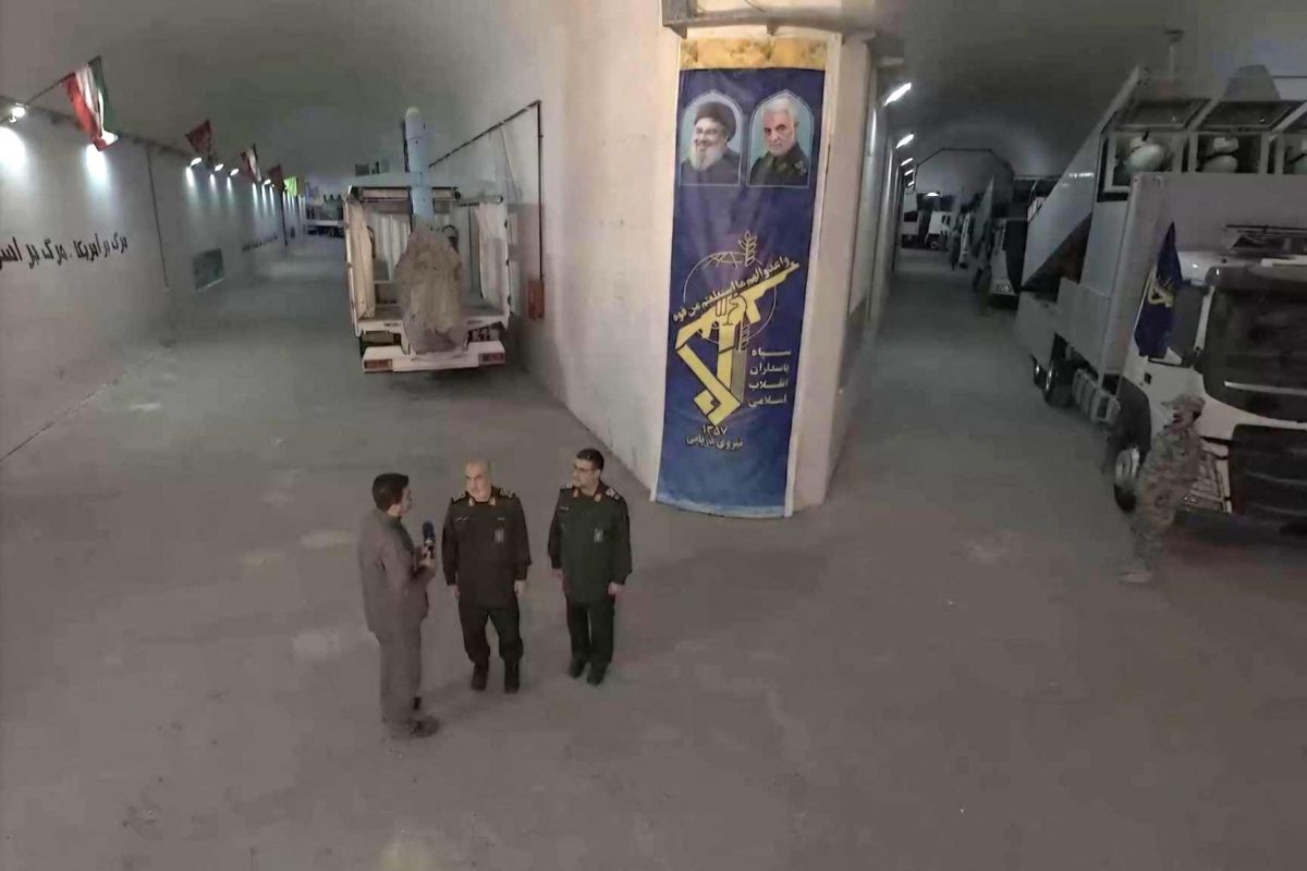 Trump says to reinstate 'maximum pressure' on Iran Trump says to reinstate 'maximum pressure' on Iran
