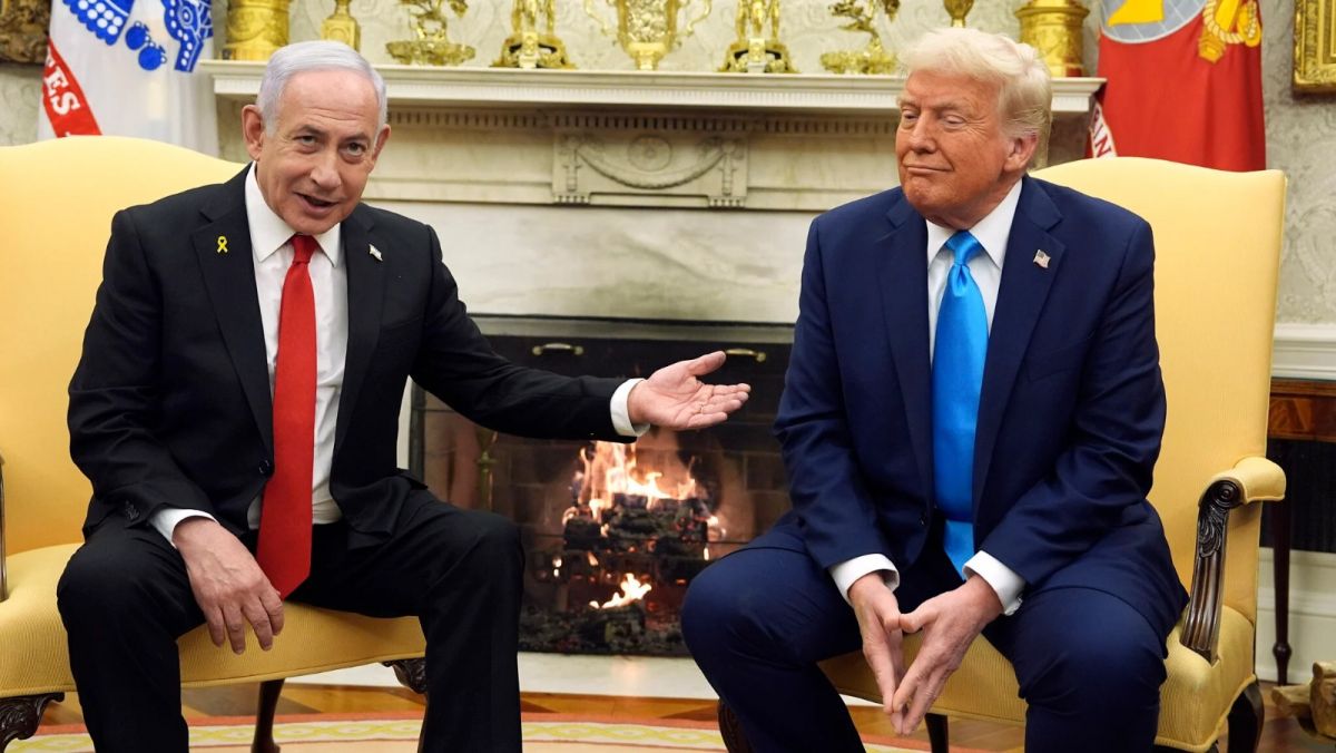 Netanyahu offre un bipeur d'or à Trump, qui salue une « brillante opération » Netanyahu offre un bipeur d'or à Trump, qui salue une « brillante opération »