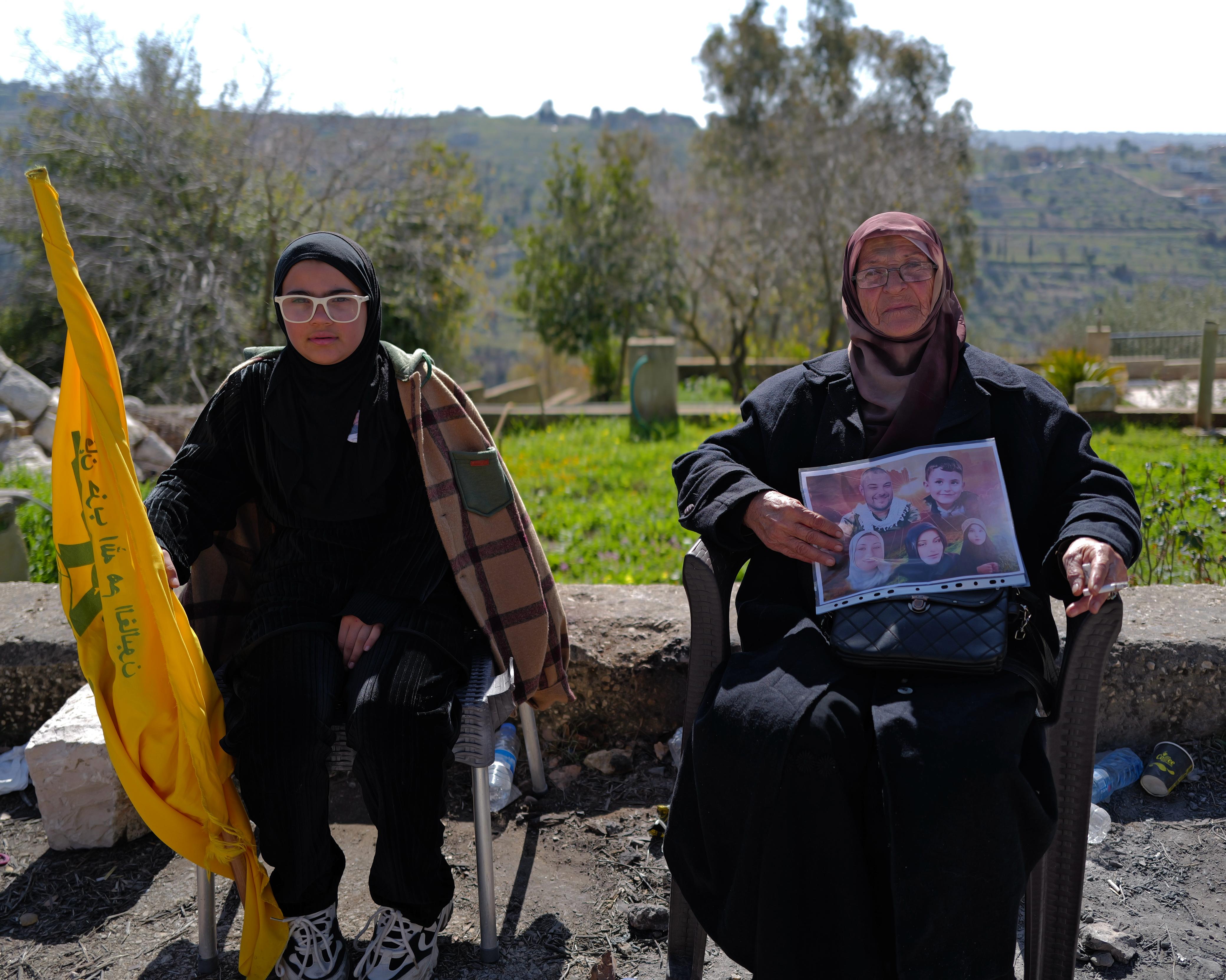 Des habitants de toutes les générations sont venus retrouver leurs terres de Houla. Photo Matthieu Karam