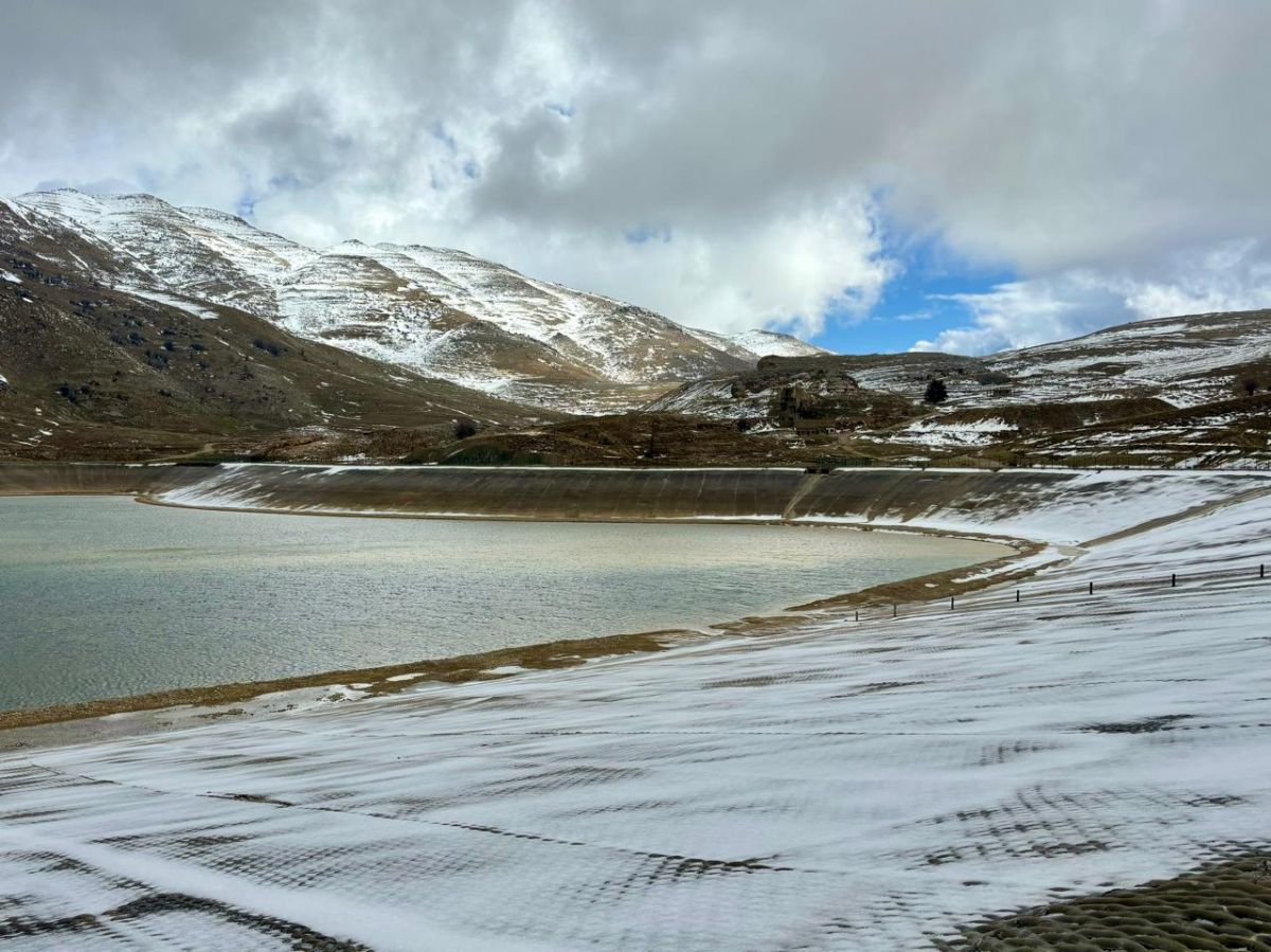 Plusieurs routes de montagne bloquées par la neige au Liban