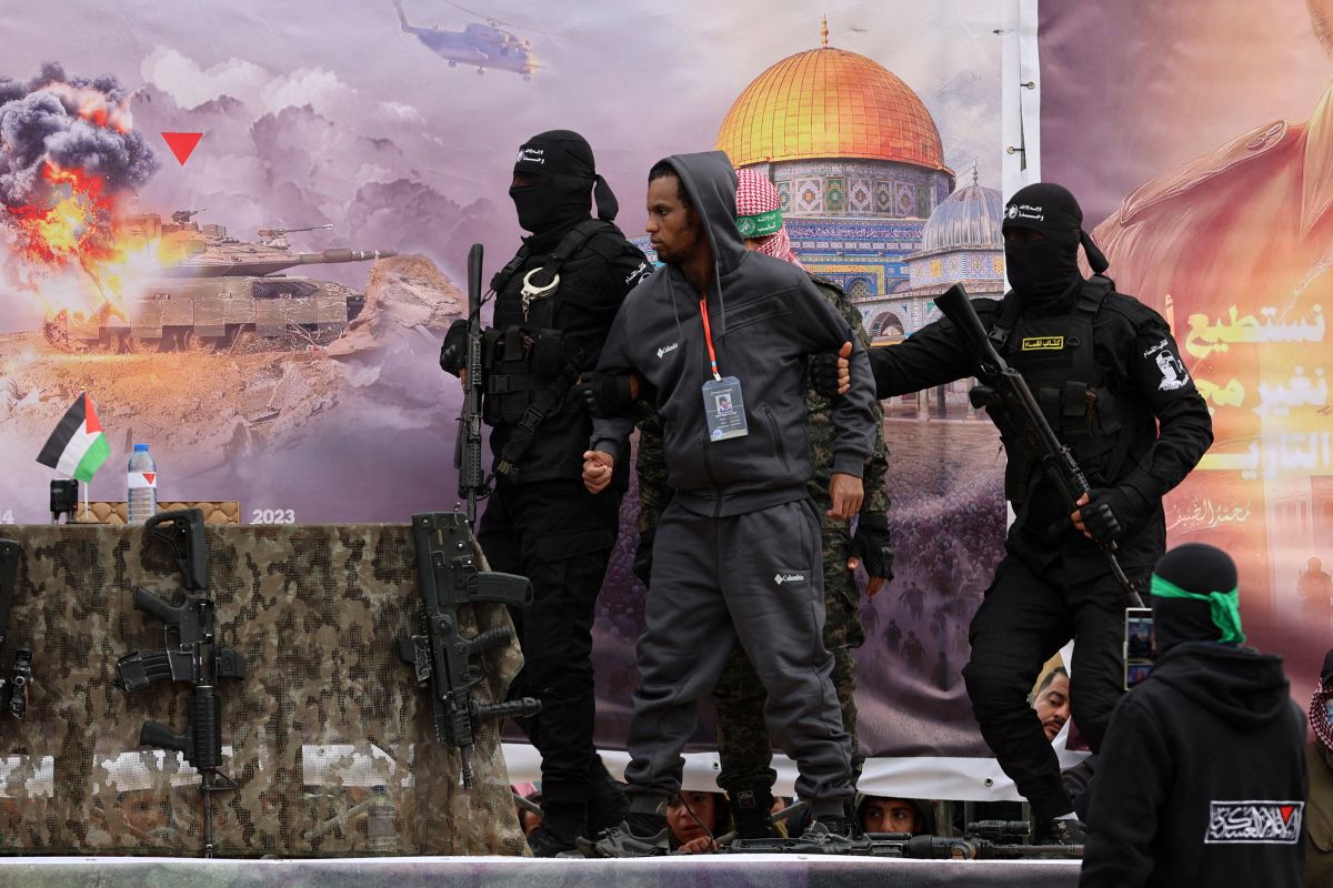 Le CICR a remis à l'armée israélienne deux otages libérés par le Hamas