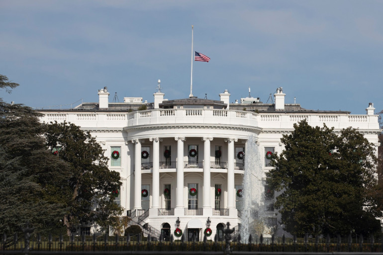 Macron à Washington lundi, Starmer jeudi, dit la Maison Blanche