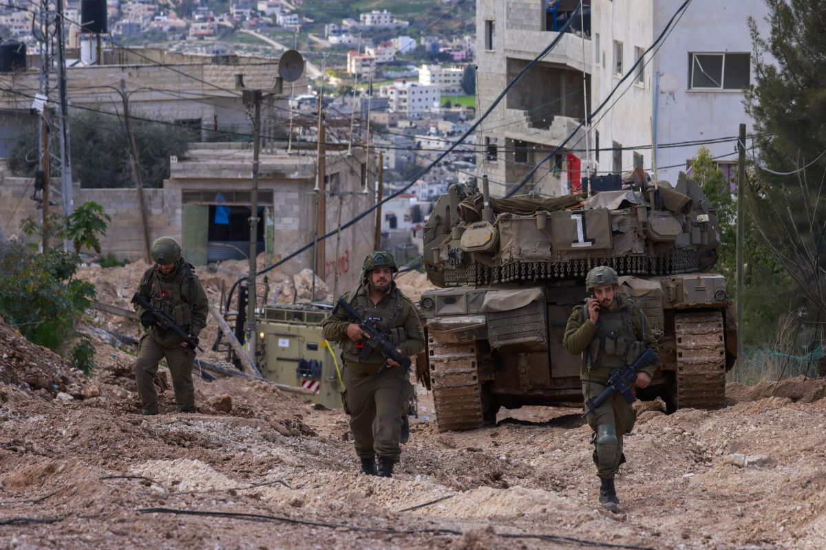 Islamic Jihad says Israeli tanks part of 'plans to annex West Bank by force' Islamic Jihad says Israeli tanks part of 'plans to annex West Bank by force'