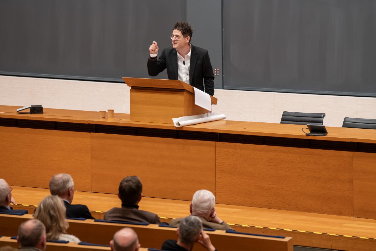When Wajdi Mouawad speaks at the Collège de France When Wajdi Mouawad speaks at the Collège de France