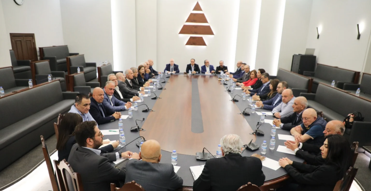 Kataeb call on Hezbollah to organize and implement its disarmament