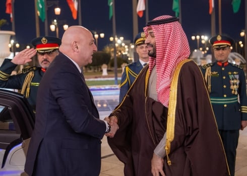 À Riyad pour sa première visite officielle, Aoun reçu par MBS