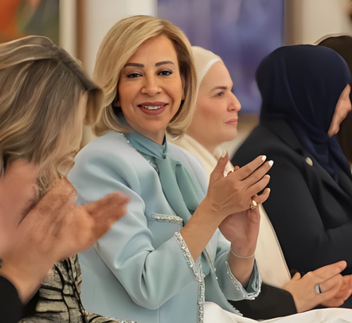 « Grâce à vous, le Liban est inébranlable », dit Neemat Aoun aux femmes engagées du pays