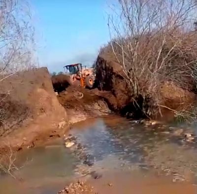 Public Works Ministry establishes temporary border passage in al-Arida