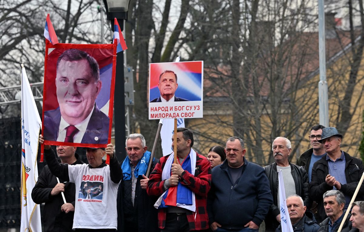 Le chef de l'OTAN en Bosnie promet de ne pas laisser de « vide sécuritaire » s'installer