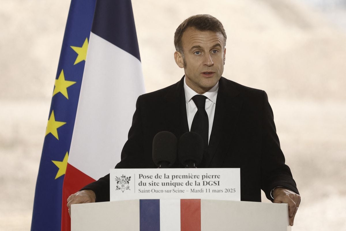 La France doit lutter « en même temps » contre « les menaces géopolitiques » et « terroristes », dit Macron
