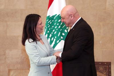 Aoun recevant Baerbock : « Israël a rejeté toutes les propositions » pour se retirer des cinq points au Liban-Sud