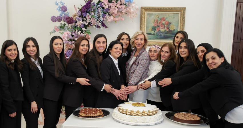 La Première Dame célèbre la Fête des mères avec les fonctionnaires de la présidence