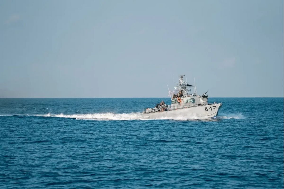 Did the Israeli military sink a 'Lebanese yacht' off the coast of Ras al-Naqoura? Did the Israeli military sink a 'Lebanese yacht' off the coast of Ras al-Naqoura?