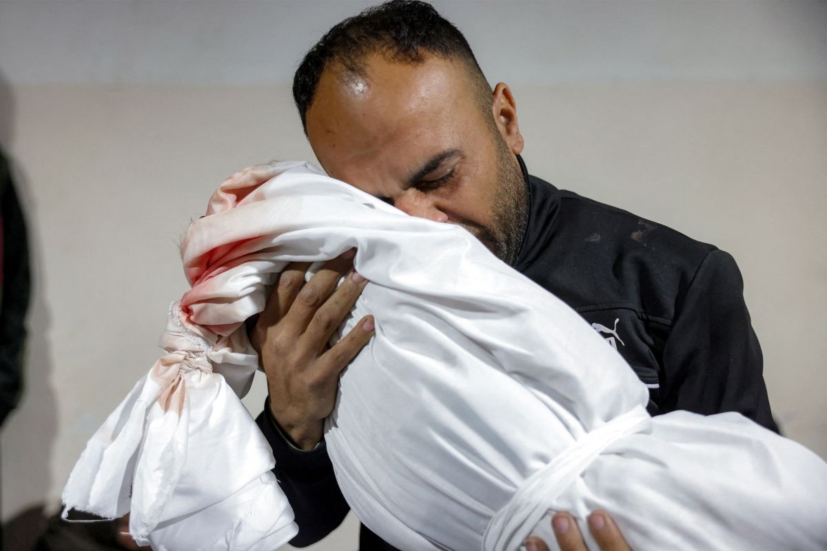 Gaza civil defence says 14 killed in Israeli strikes since midnight Gaza civil defence says 14 killed in Israeli strikes since midnight