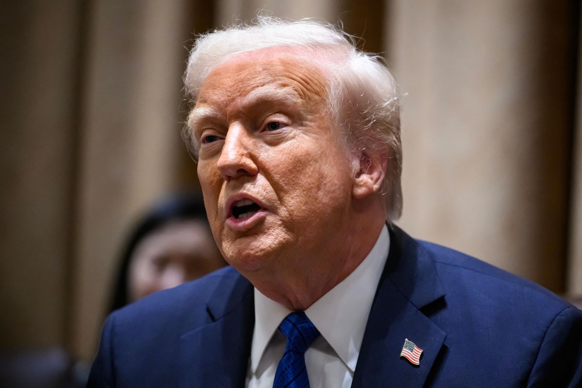 Trump downplays firestorm over leaked Yemen airstrike chat Trump downplays firestorm over leaked Yemen airstrike chat
